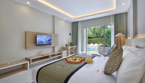 Deluxe Double Pool Access Room with Daily Afternoon Tea