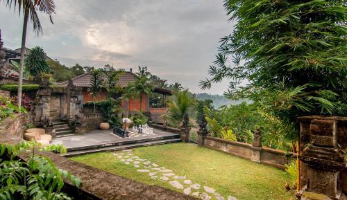 Suite with Garden View