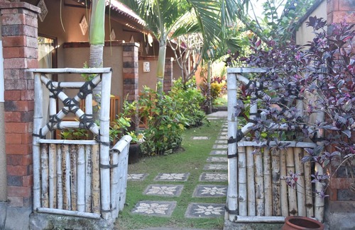 Pejarakan Hotel | Made Taro - Menjangan Homestay