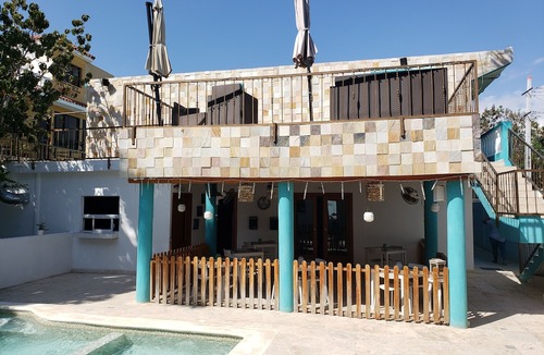 Reparto Ibarra Hotel | Agua Dulce