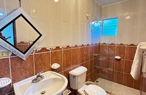 Montellano House | The Stars Oasis - Serene 3 Bedroom Home w/ Jacuzzi