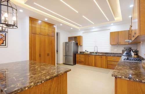 Bonao Villa | Hermosa villa rodeada de montañas, Combina elegancia moderna con la naturaleza.