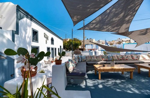Karterados Villa | Cute 1BR Villa Suite near the Museum of Prehistory