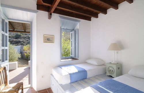 Grikos Villa | ISholidays Patmos Onar Kastalia