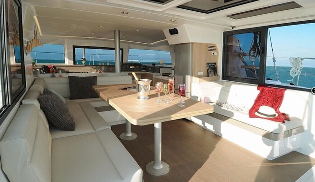 Sun-Kissed Sailing Adventure in Raiatea's Lagoon
