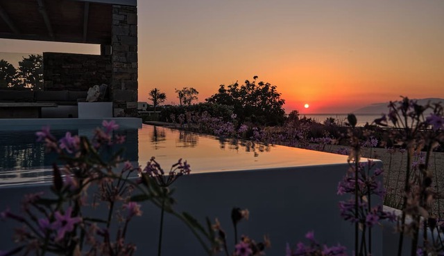 Stunning villa with pool, terrace and sunset view for 10 people in Ambelas