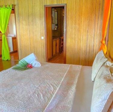 Moorea Cooks bay bungalow avec vue imprenable